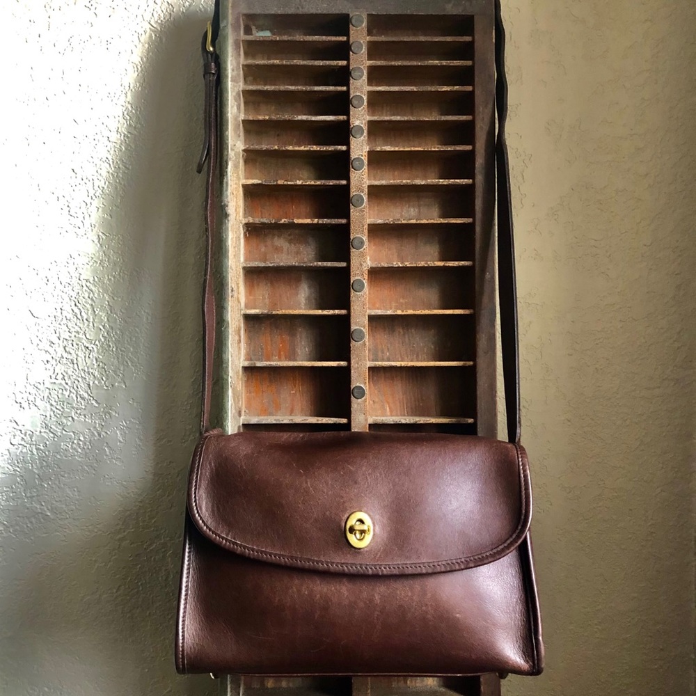 Vintage Coach 9022 Brown Metropolis Flap Bag
